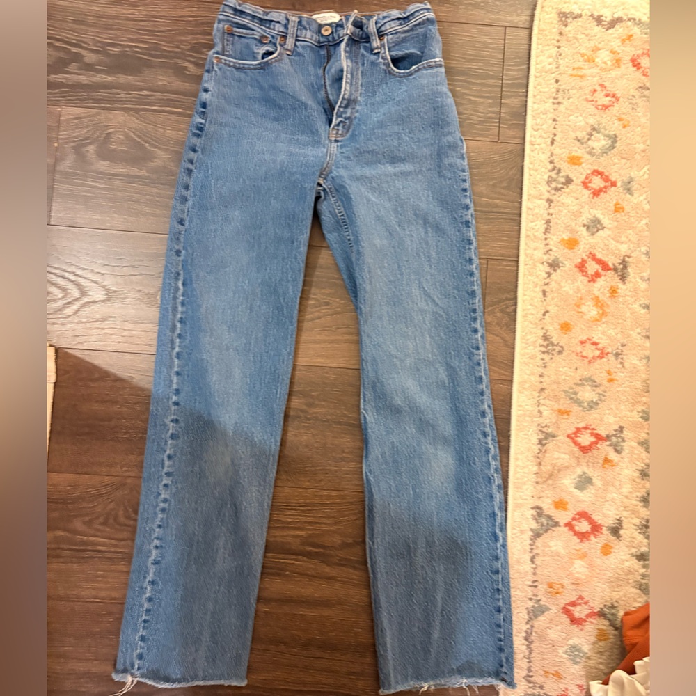 Abercrombie High Rise 90’s Relaxed Jeans